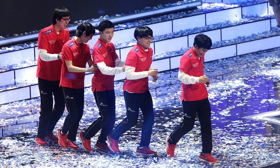 Faker电竞生涯巅峰告别：传奇之战后的退役宣言